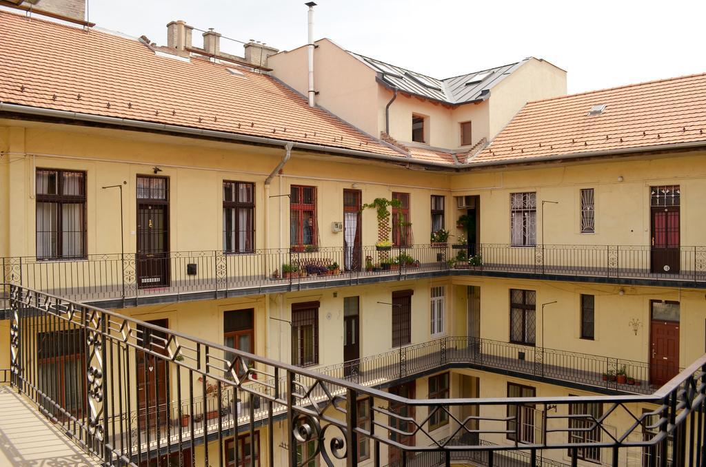 Central Market Apt Vamhaz Koerut — Photos 1